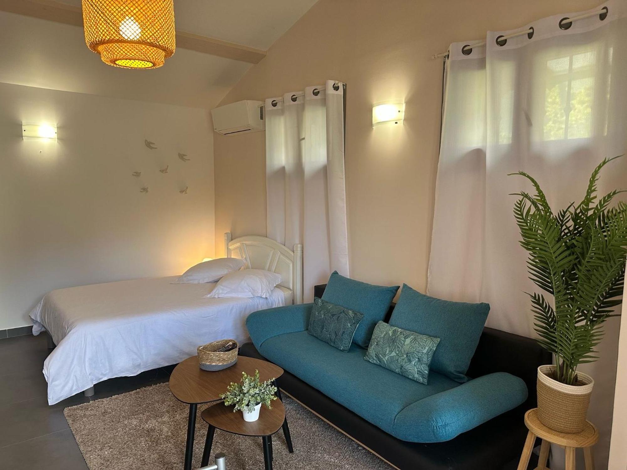 Studio Calme Et Agreable Avec Acces Jardin Partage Le Bar-sur-Loup Exterior photo